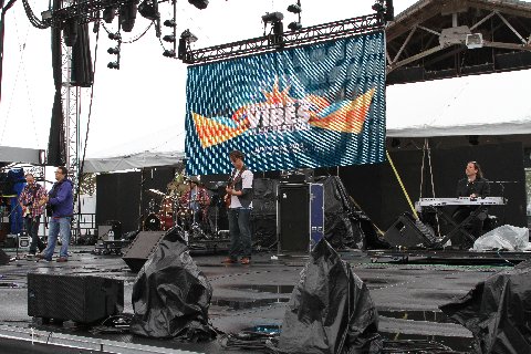A Little Cold Rain Can’t Dampen The VibeTribe Spirit